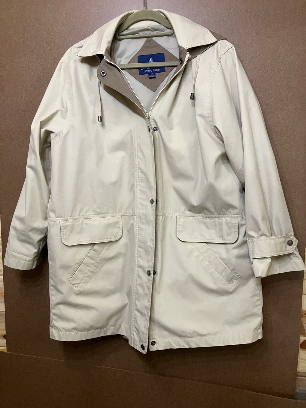 London Fog Limited Edition Hooded Utility Jacket in Cream Size Medium - Picture 2 of 9